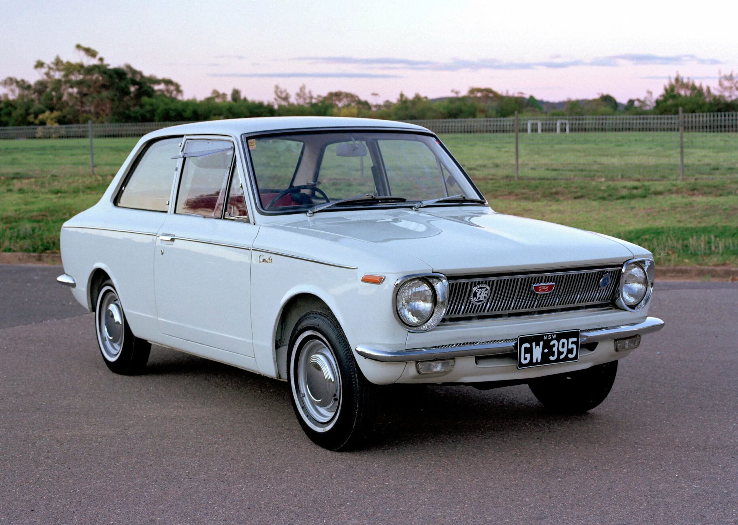 Toyota Corolla 1966. Тойота Королла 1966 года. Toyota Corolla 1 поколение. Toyota Corolla 1966–1970. Первое поколение автомобилей
