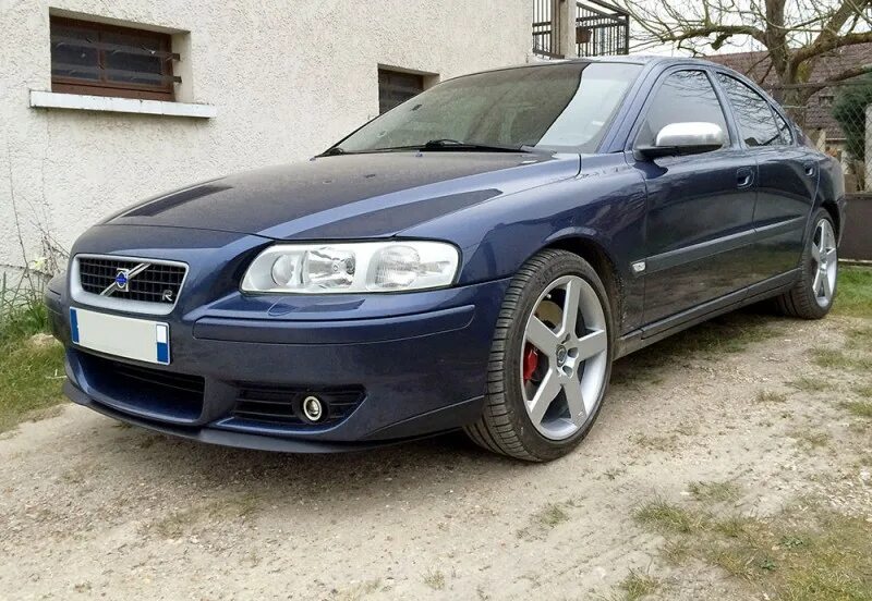 Бампер volvo s60. Передний бампер s60r Volvo. Volvo s60 r 2006. Volvo s60r Spoiler. Volvo s60r 2003.