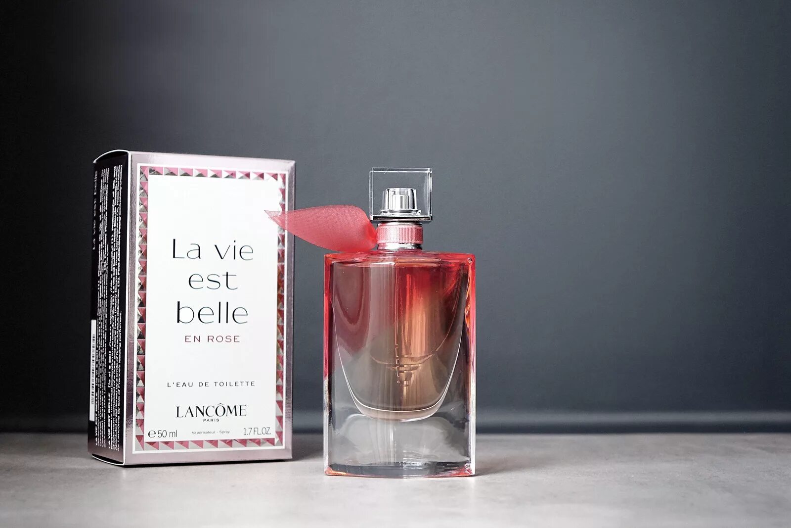 La rose est. Lancome la vie est Belle en Rose Parfum 75 мл. La vie est Belle Lancome 50 ml. La vie est Belle 4 мл. Lancome la vie Rose.