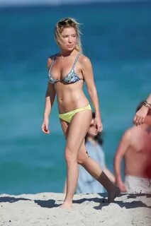 Tracy Anderson shows off her fit body in a tiny two-piece at the beach in M...