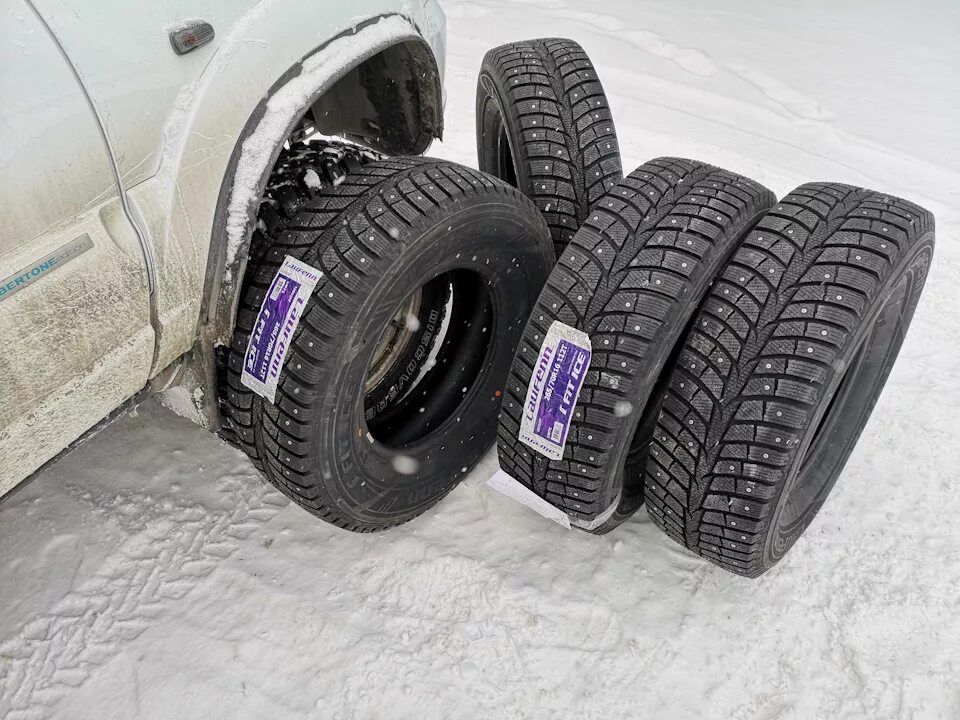 Купить шипованную резину 265. Laufenn i Fit Ice lw71. Шины 205/70 r16 зимние шипованные ниву. 265 70 R16 на ниву Шевроле. Зимняя резина на Шевроле Нива 205/70 r16.