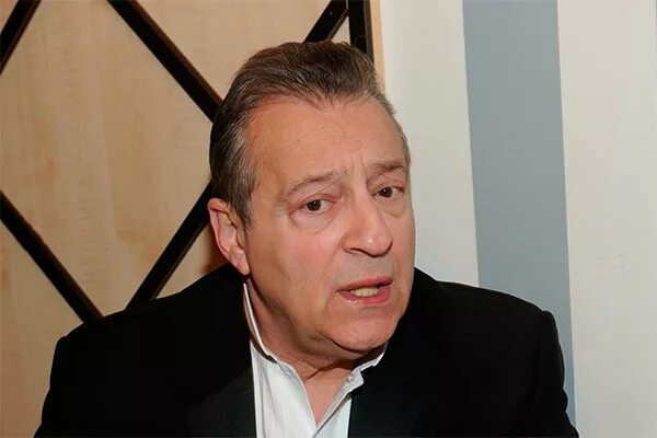 Хазанов где сейчас 2025. Геннадий хазанов хоккеист. квартира геннадия хазанова. геннадий хазанов фото в профиль. геннадий хазанов похожий актер.
