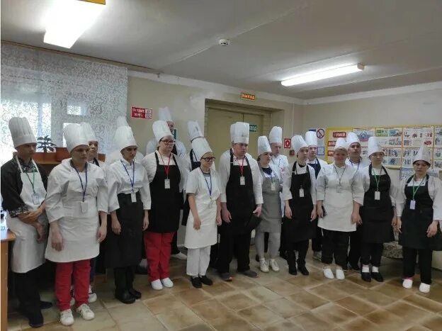 Повар кондитер. Демонстрационный экзамен 2022 поварское дело серпухов. Поварское и кондитерское дело специальность. Производственная практика для студента повара. Ким43.