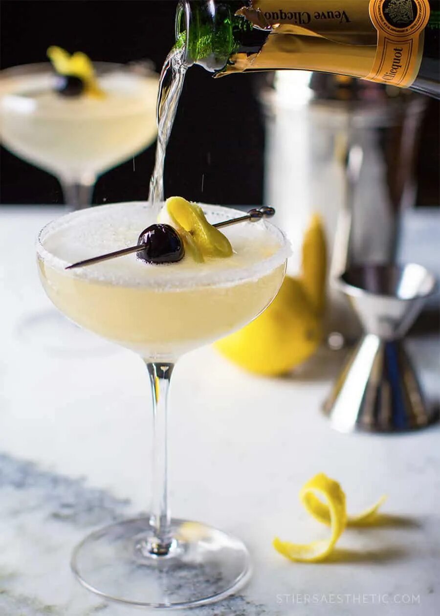 Основа шампанского. French 75 Cocktail. Френч 75 коктейль. French 75 коктейль. Мартини пина Колада.