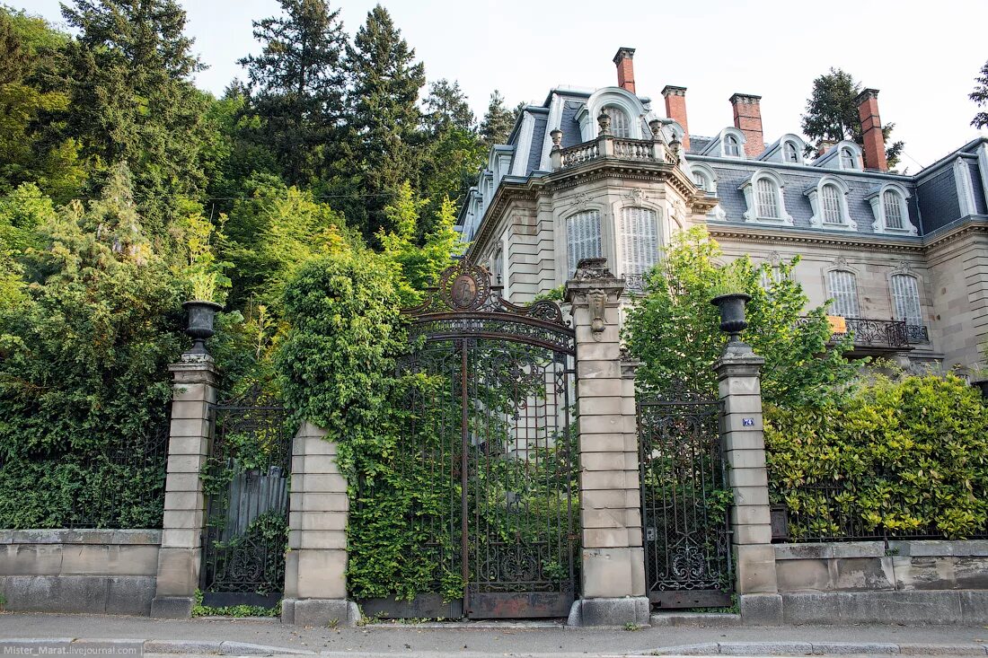 заброшенный замок кинель во франции. заброшенный замок кинель. заброшенный замок кинель. замок ле-кенель. заброшенный дворец château à saulxures-sur-moselotte, франция.