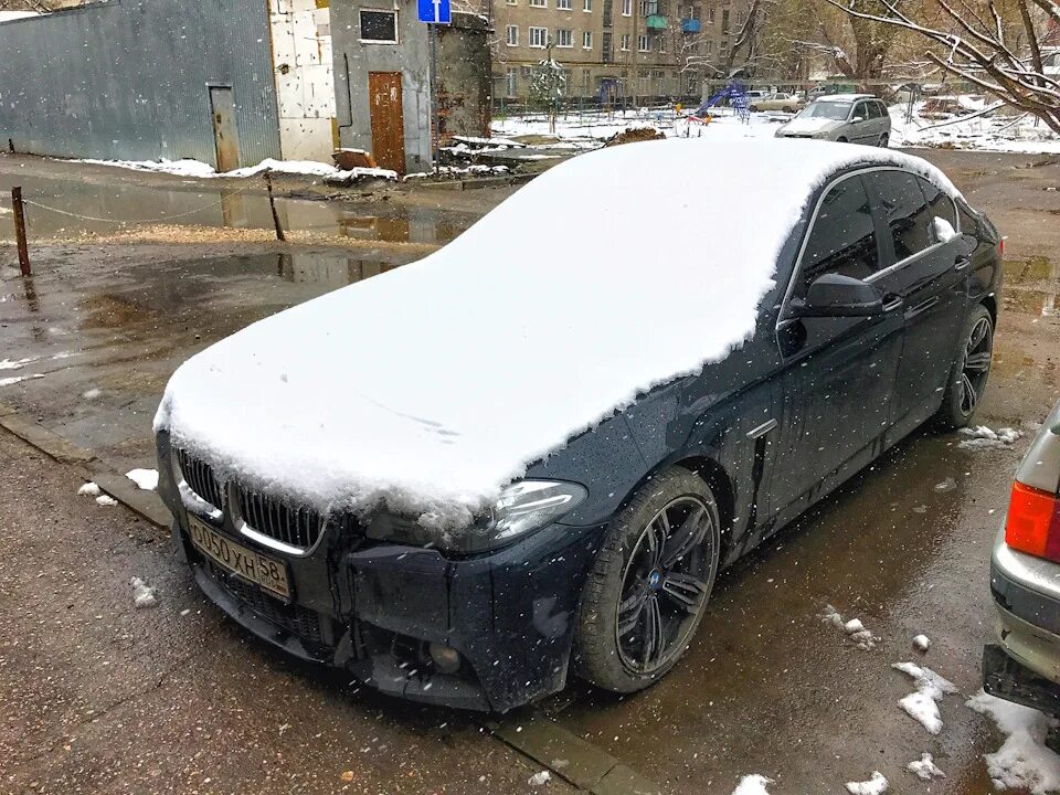 Битая BMW f10. БМВ м5 е60 битая. Битая БМВ м5 е60 зимой. БМВ е39 битая. Купить битый бмв