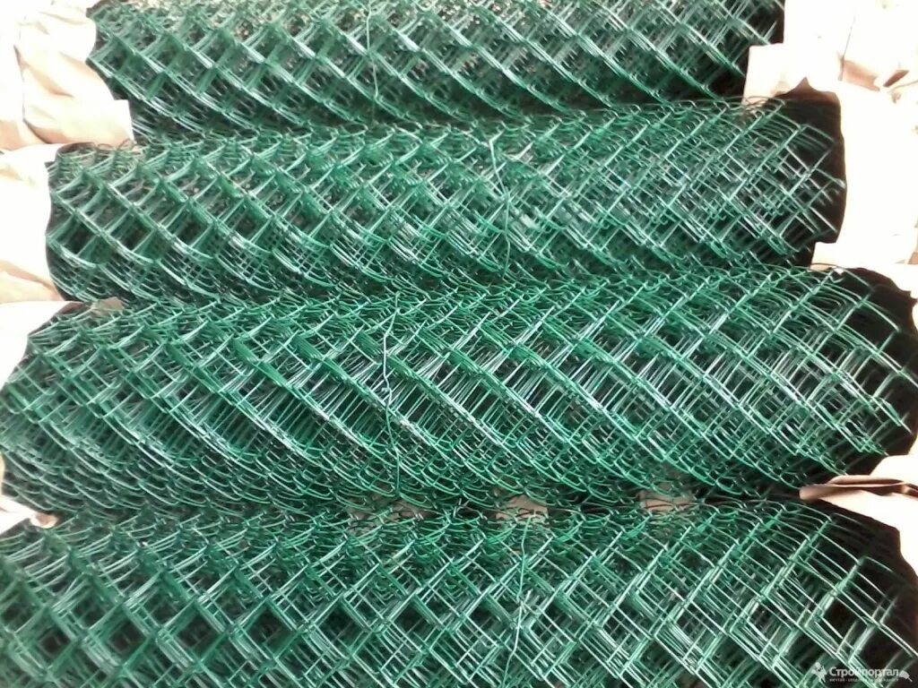 Сетка рабица 1м х10м зеленая. Сетка-рабица 2,5 50*50 полимер зеленая (1,50*10м). Сетка-рабица 2,5 50*50 полимер зеленая (1,50*10м). 5*10м (полимерн. 2 мм, 1.