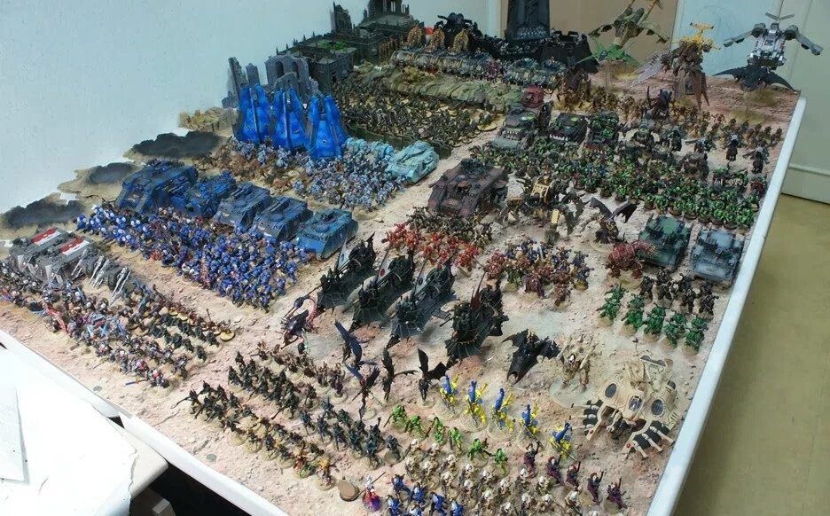 Warhammer collection. Армии вархаммер 40000 миниатюры. Коллекция вархаммер 40000. Warhammer 40000 коллекция. Настольная армия вархаммер 40000.