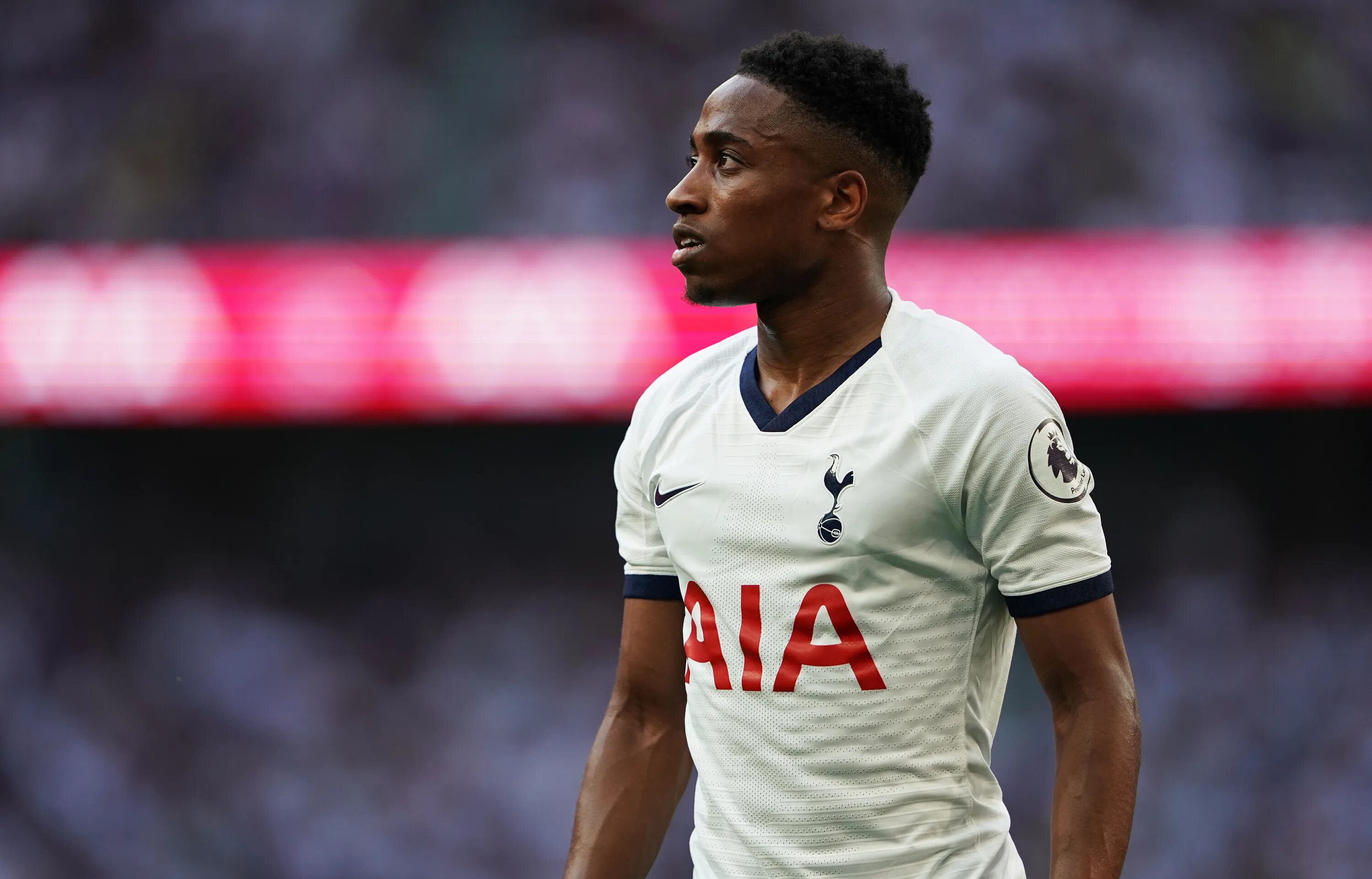 Кайл волкер. Кайл Волкер 2023. Уокер Питерс. Kyle Walker-Peters. Кайл Волкер прическа.