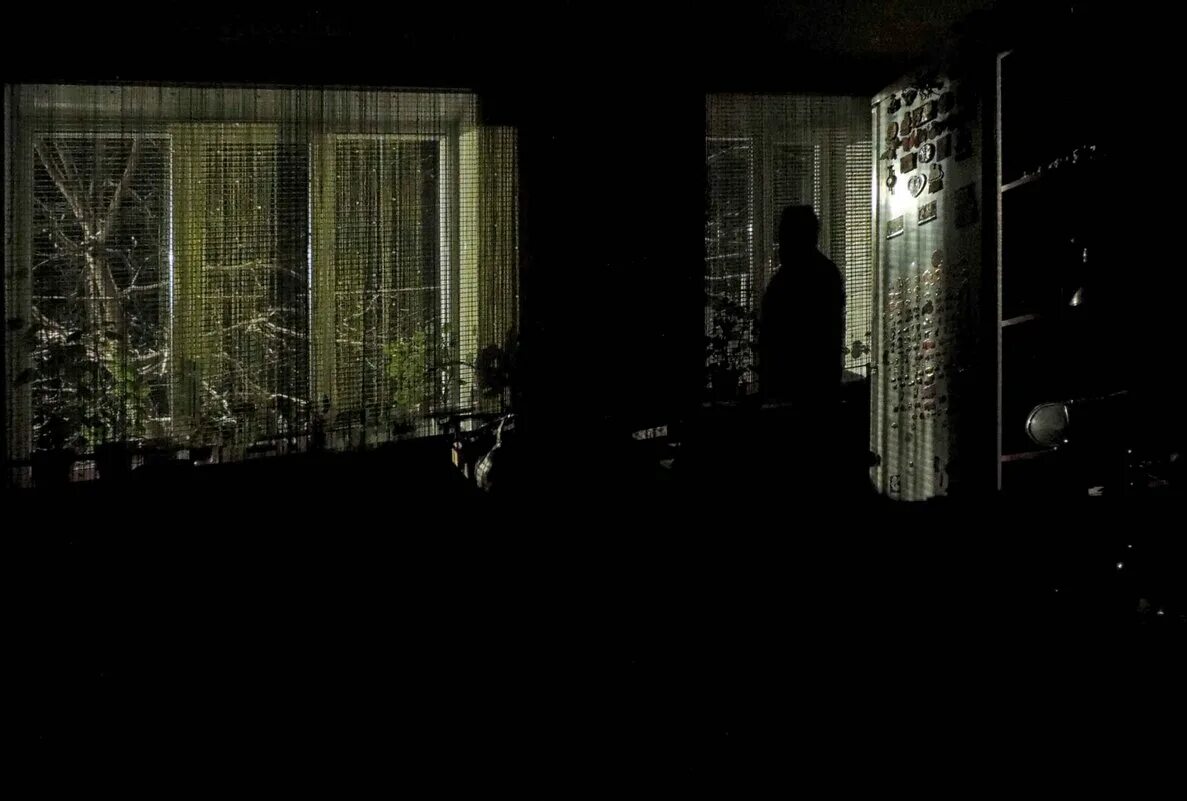 Ночной сон. Бессонная ночь арт. Бессонница картинки. Мучается от бессонницы. Бессонная ночь картинки.