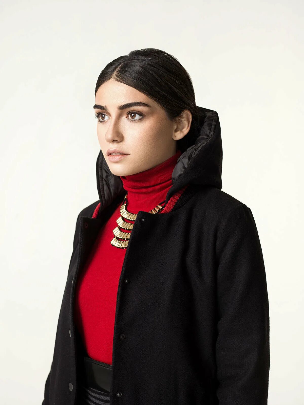 Внешность хазар. Хазар работа есть. Хазар работа есть. Олег федоров хазары. Актриса хазар эргючлю.