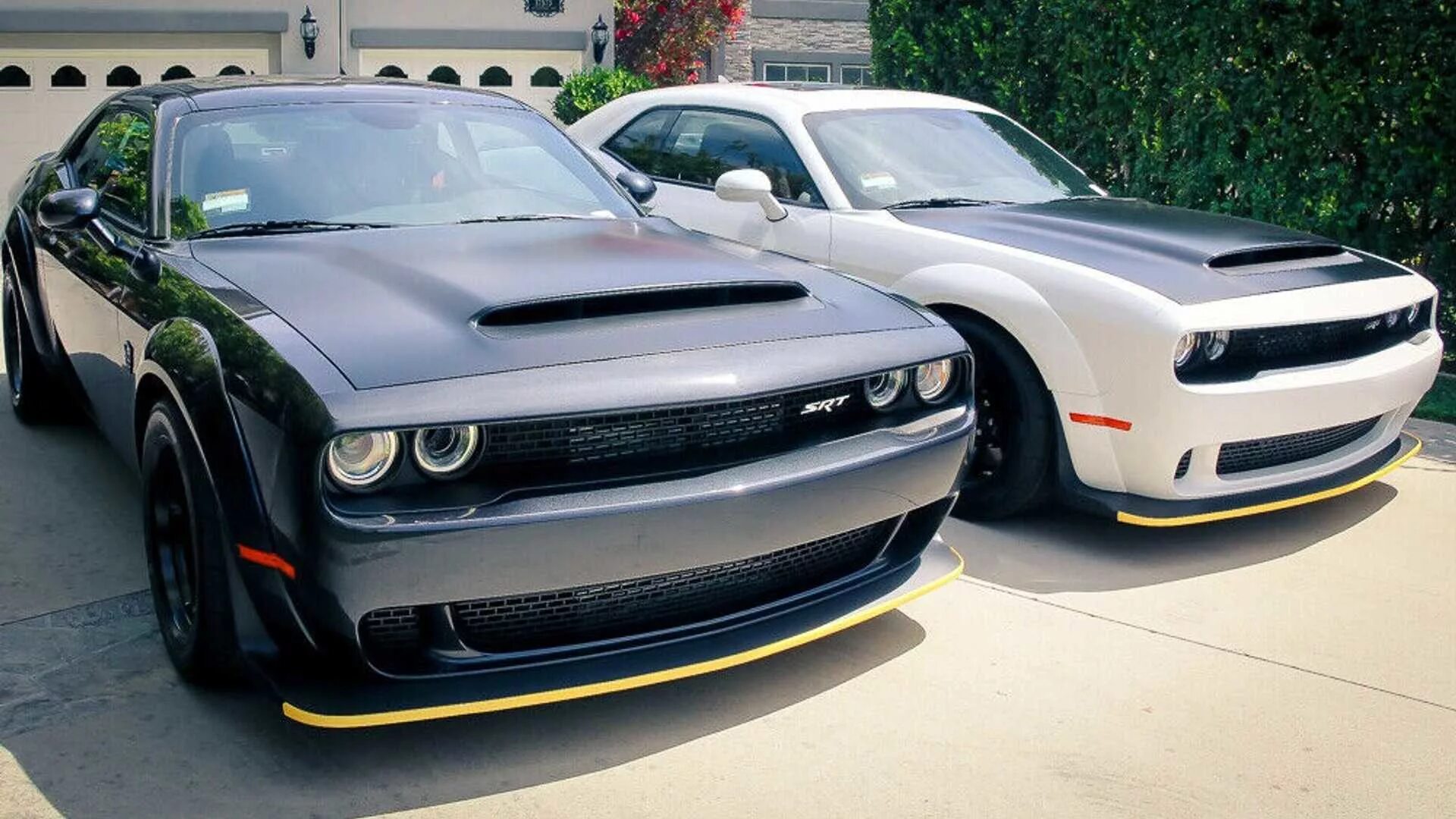 Купил машину в 18. Додж СРТ демон. Додж Челленджер srt Demon. Dodge Challenger gt 2020. Тюнинговый dodge Challenger.