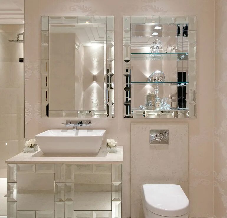Зеркало комната мебель. Luxury Bathroom 226 зеркало. Зеркало для ванной комнаты. Зеркало над раковиной. Стеклянный шкаф для ванной комнаты.