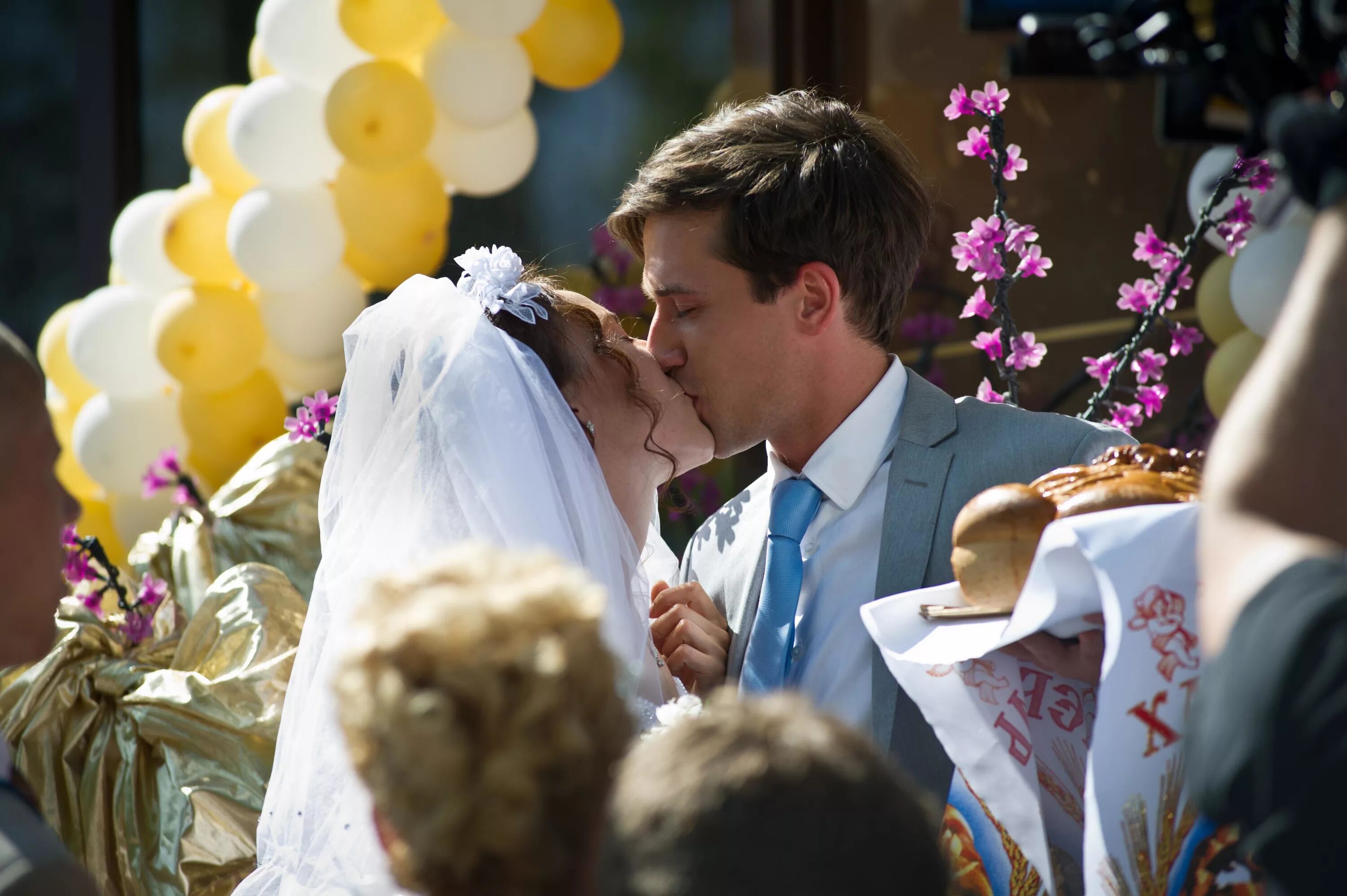 Юлия александрова горько. Горько! 2013 ян цапник. Ян цапник сергей лавыгин. Паль в фильме горько. Горько и сема.