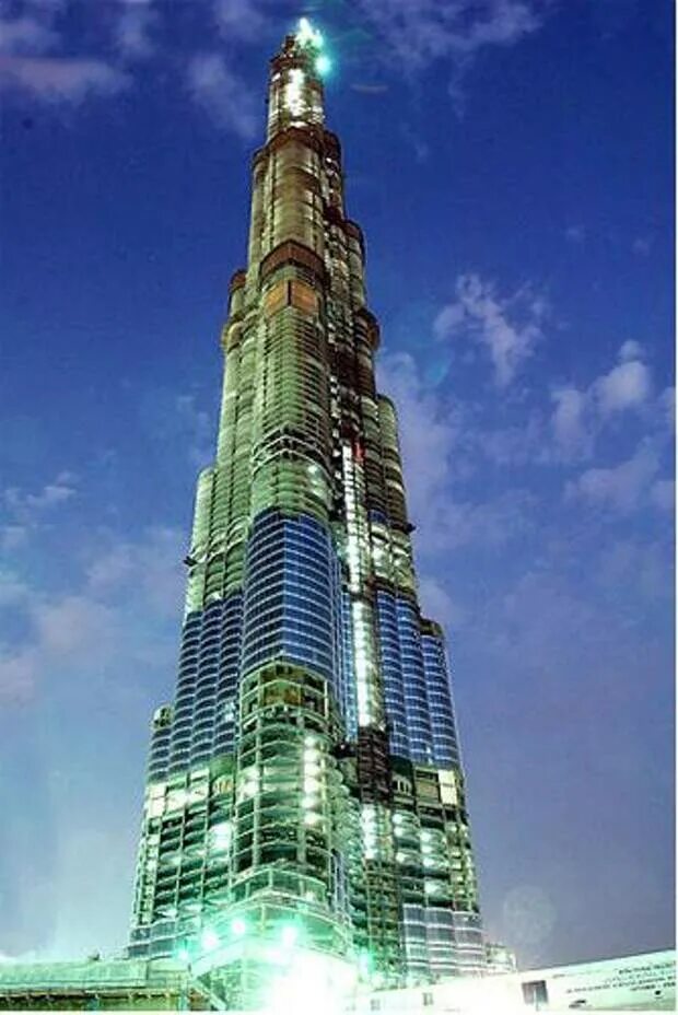 Какие бывают башни. Бурдж-Халифа Дубай. Бурдж Халифа этажи. Небоскреб Бурдж-Халифа. Высота Бурдж Халифа в Дубае.