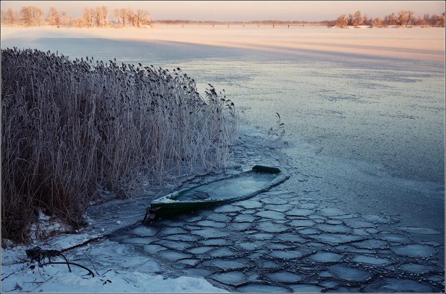 Начала ледостава. Озеро Шатура лед. Озеро Байкал ледостав. Муромское озеро зимой.