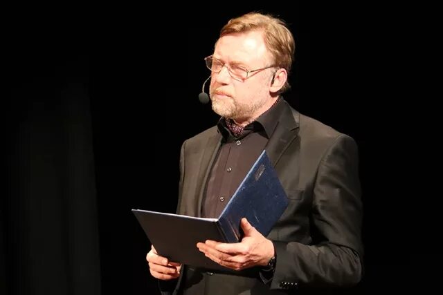 Клементьев читает евангелие. Клементьев читает евангелие. Читаем евангелие вместе с церковью. Клементьев читает евангелие. Евангелие от никодима.