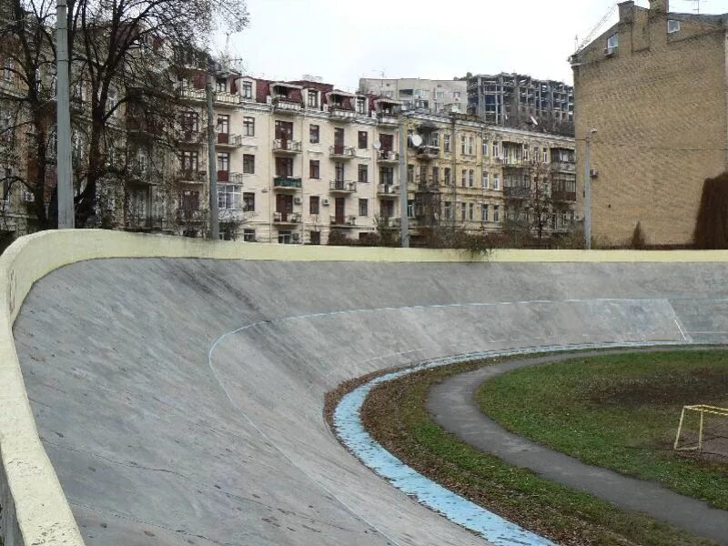 Старые дворы киева. Армянский дворик сергиев посад. Киевский дворик. Малоподвальная улица киев. Киев дворы.