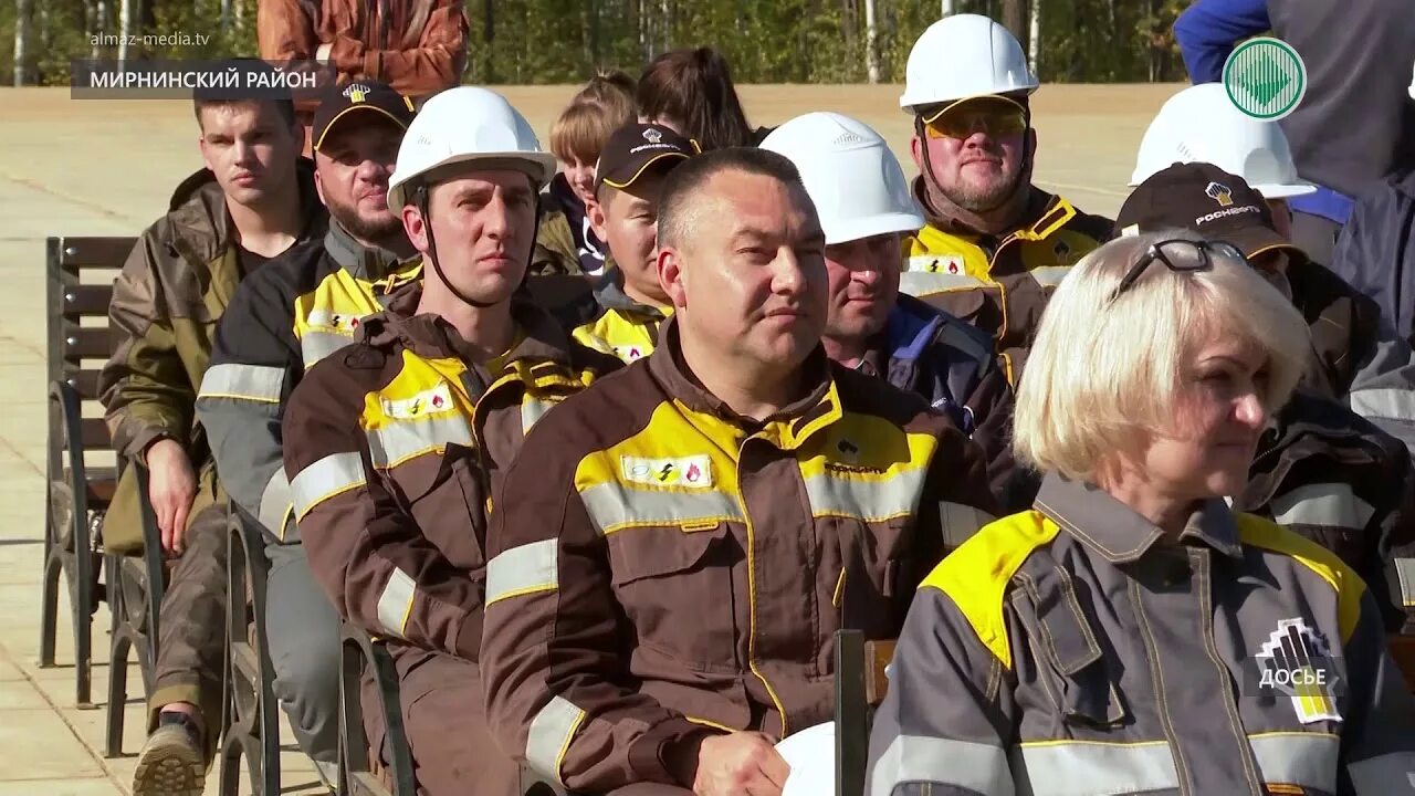 Пао нк роснефть саратовский нпз. Нефтяники роснефть. Женщина нефтяник. Бурение нефти и газа. Профессия бурильщик-нефтяник.