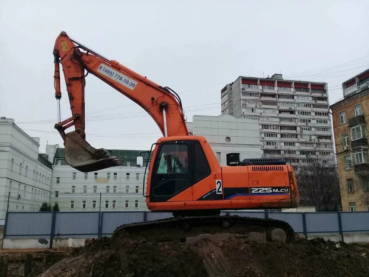 Экскаватор дусан 225. Экскаватор Дусан 225 Солар. Экскаватор Doosan Solar 225nlc-v. Гусеничный экскаватор Doosan 225. Doosan Solar 225 NLC.