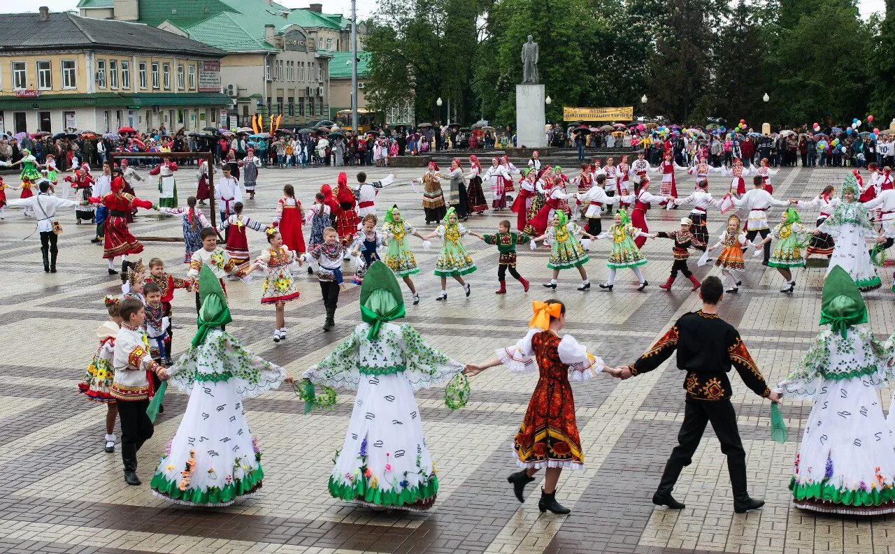 Борисоглебск Центральная площадь. Площадь города Борисоглебск Воронежской области. День города Борисоглебск Воронежской области. Борисоглебск Старособорная площадь.