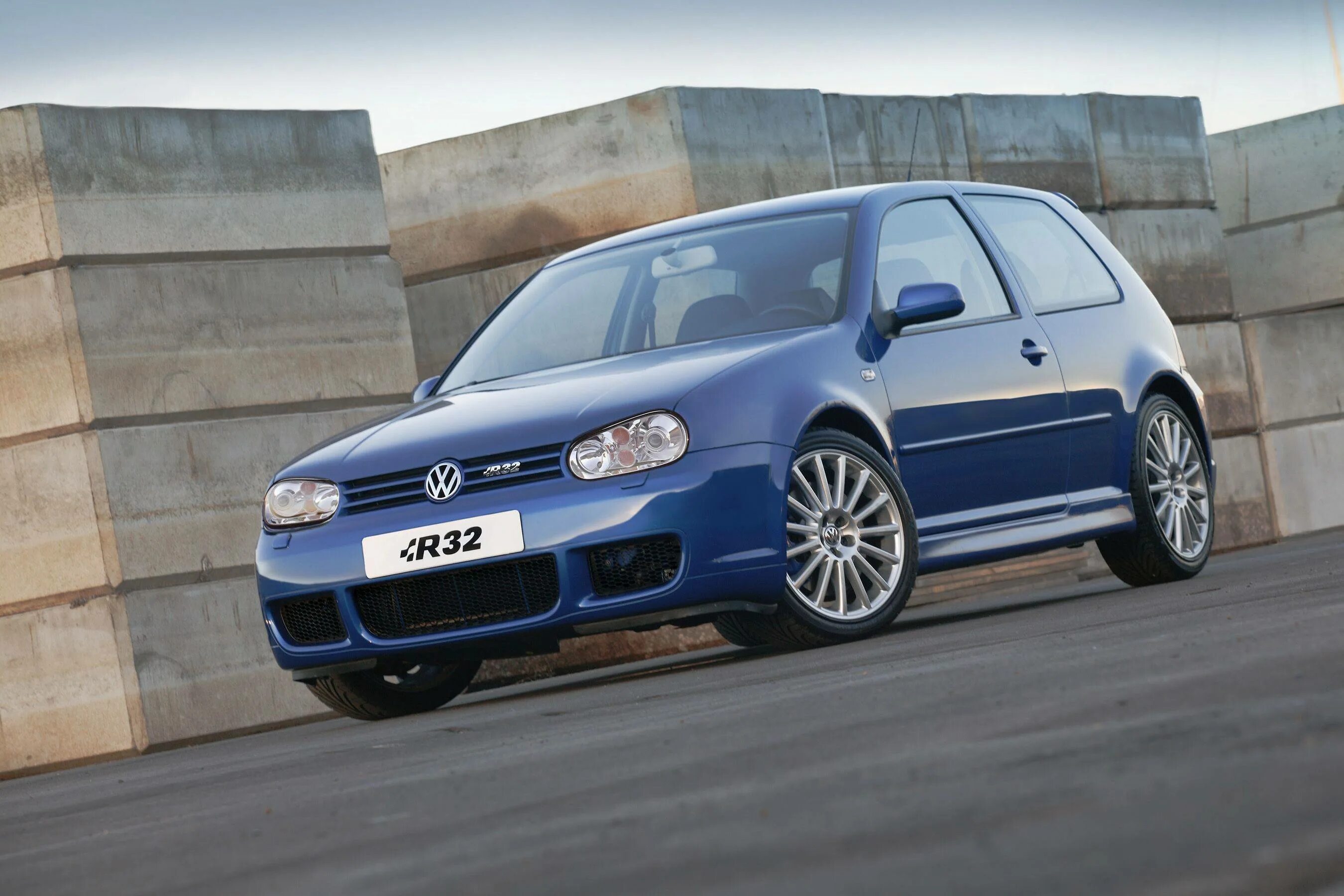 Volkswagen mk4. VW Golf r32 mk4. Фольксваген гольф 4. VW Golf 2003 r32. Фольксваген гольф 4 r32.