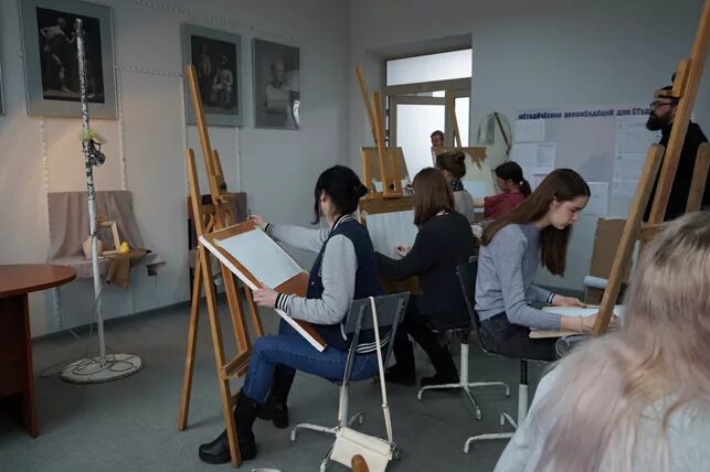 Какие предметы в художественном колледже