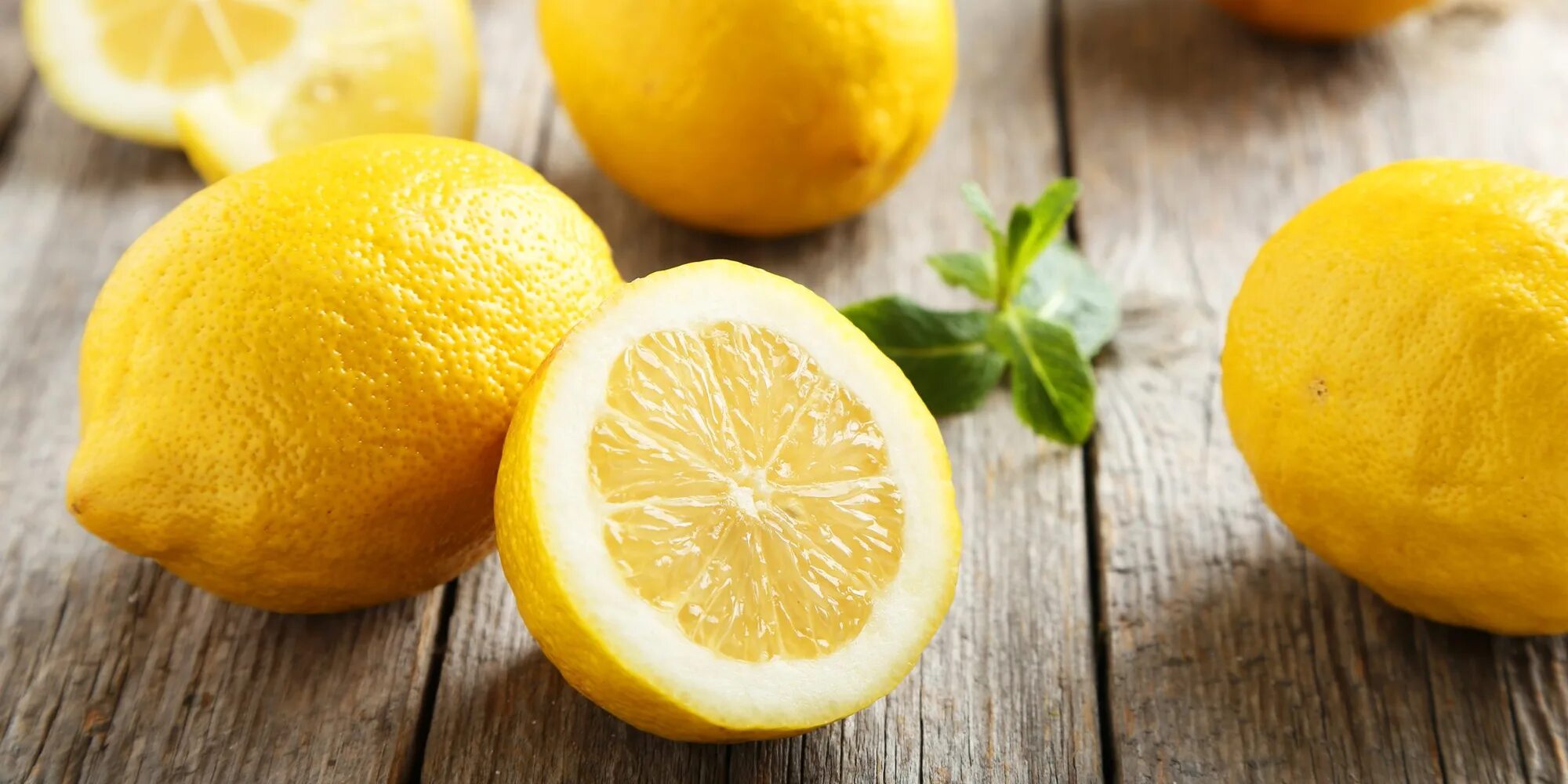 Sour lemon juice pictures. Лиметта аранчата. Лимон. Lemon slices marmalade. Лимон изолирован.