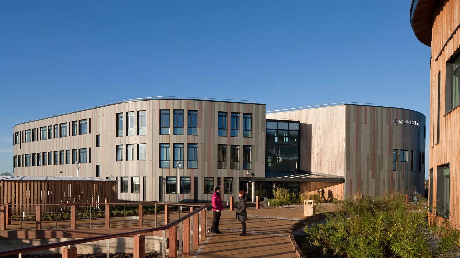 Префектура токио дизайнерский университет в токио. Западный университет канада. Пекинский университет университетский городок. University of information science. Компьютеризация сельского хозяйства.