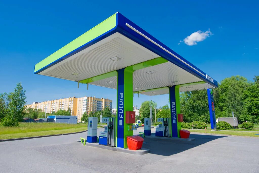 Заправки спб. АЗС несте в СПБ. Neste Gas Station. Заправка несте Псков. АЗС 527 neste Чудово.