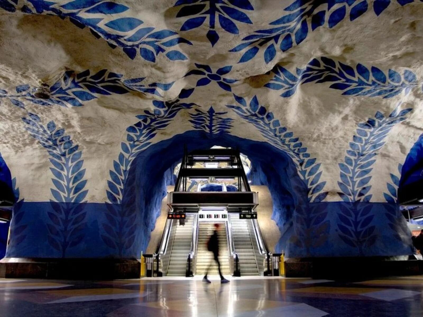 Семь уникальных станций метрополитена. Метро в Швеции Стокгольм. Метро Стокгольма t Centralen. Станция t-Centralen в Стокгольме. Т-Сентрален, Стокгольм метро.