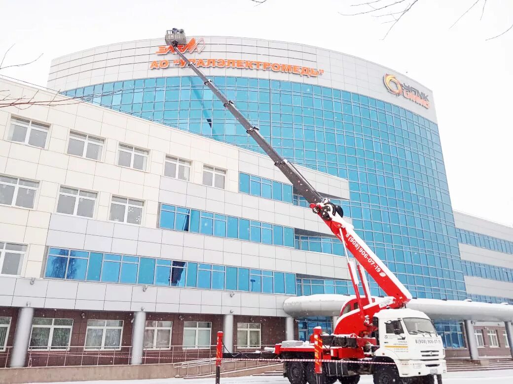 автовышка 22 метра. автовышка аренда екатеринбург. манипулятор автовышка кран 22м. автогидроподъемник 50 метров. автовышка аренда екатеринбург.