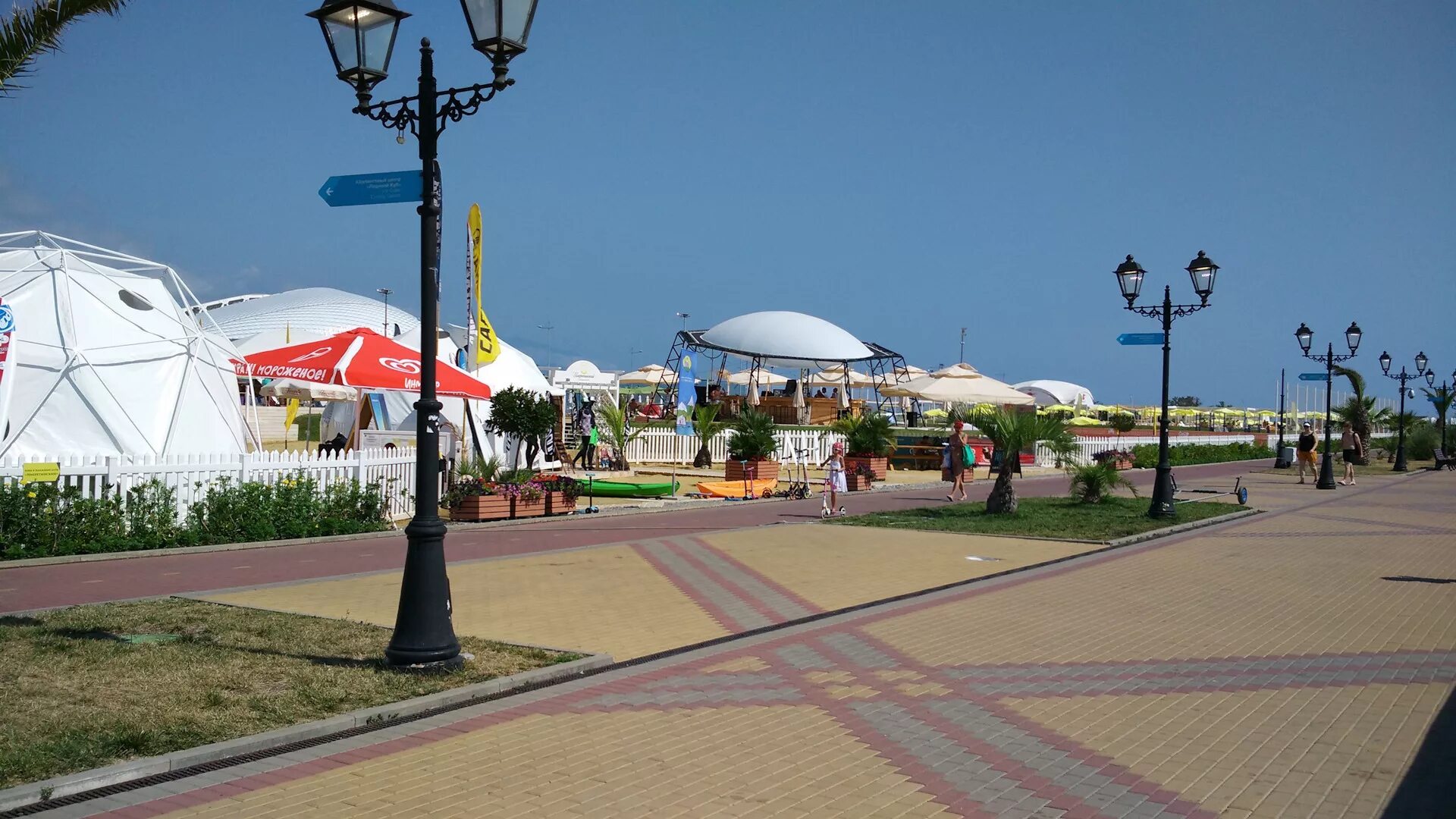 Пляж огонек сочи адлер. Курортный городок адлер 2022. Курортный городок погода. Курортный городок адлер 2022. Курортный городок погода.