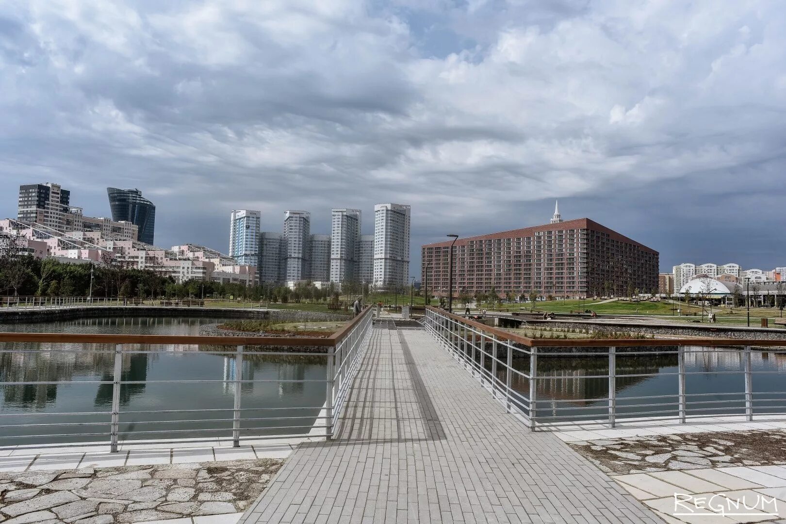 Парк ходынское поле спортплощадка. Парк ходынское поле центральный променад. Парк на цска ходынское. Метро цска парк ходынское поле. Парк цска ходынское поле.