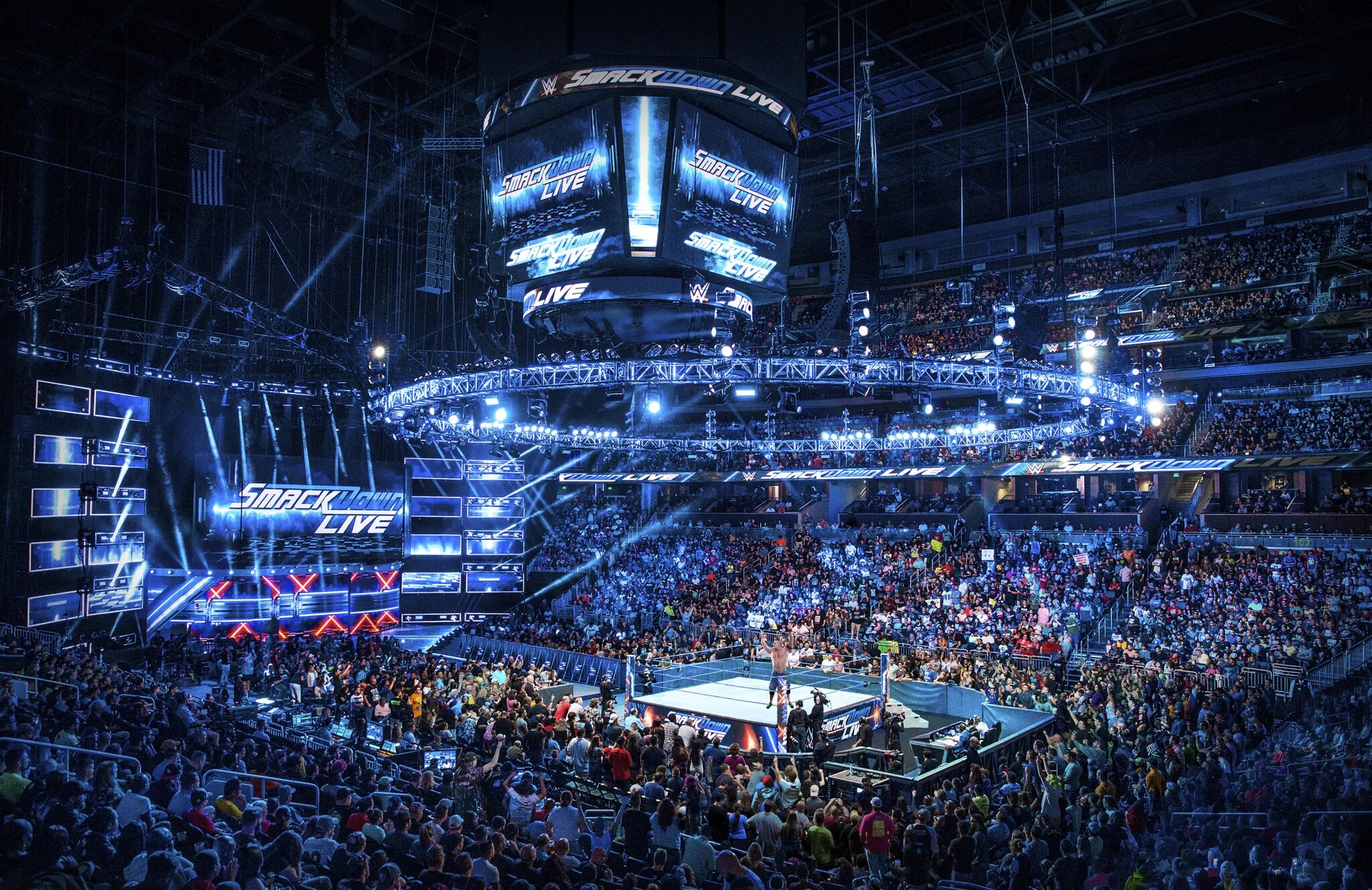 Реслинг арена. Арена wwe. Wwe arena. Где находится wwe арена. Wwe арена зрители.