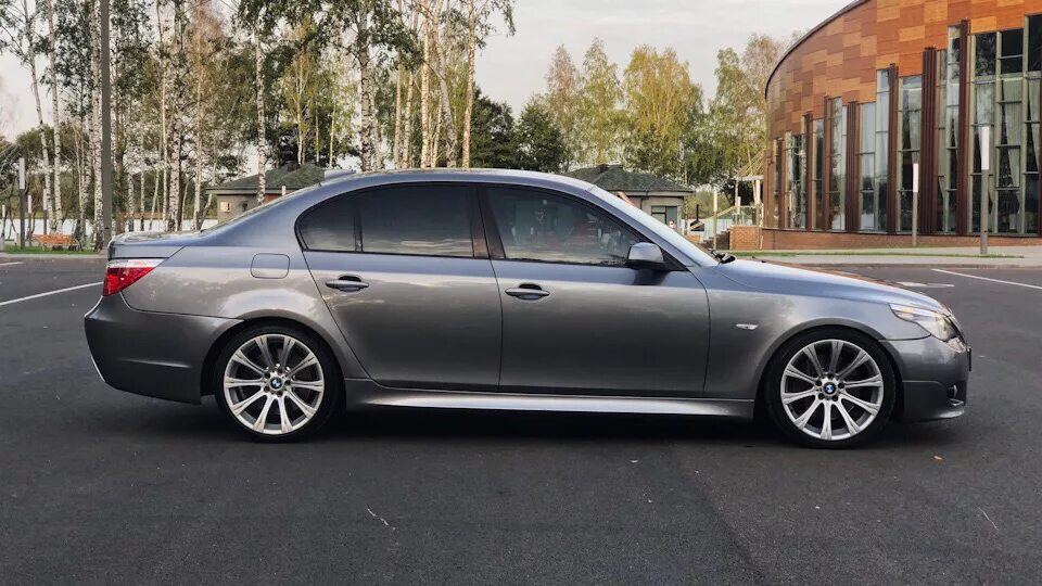 Купить диски е60. BMW e60 166 стиль. 166 Стиль БМВ е60 r18. BMW 5 e60 r18. BMW e60 166 стиль r19.