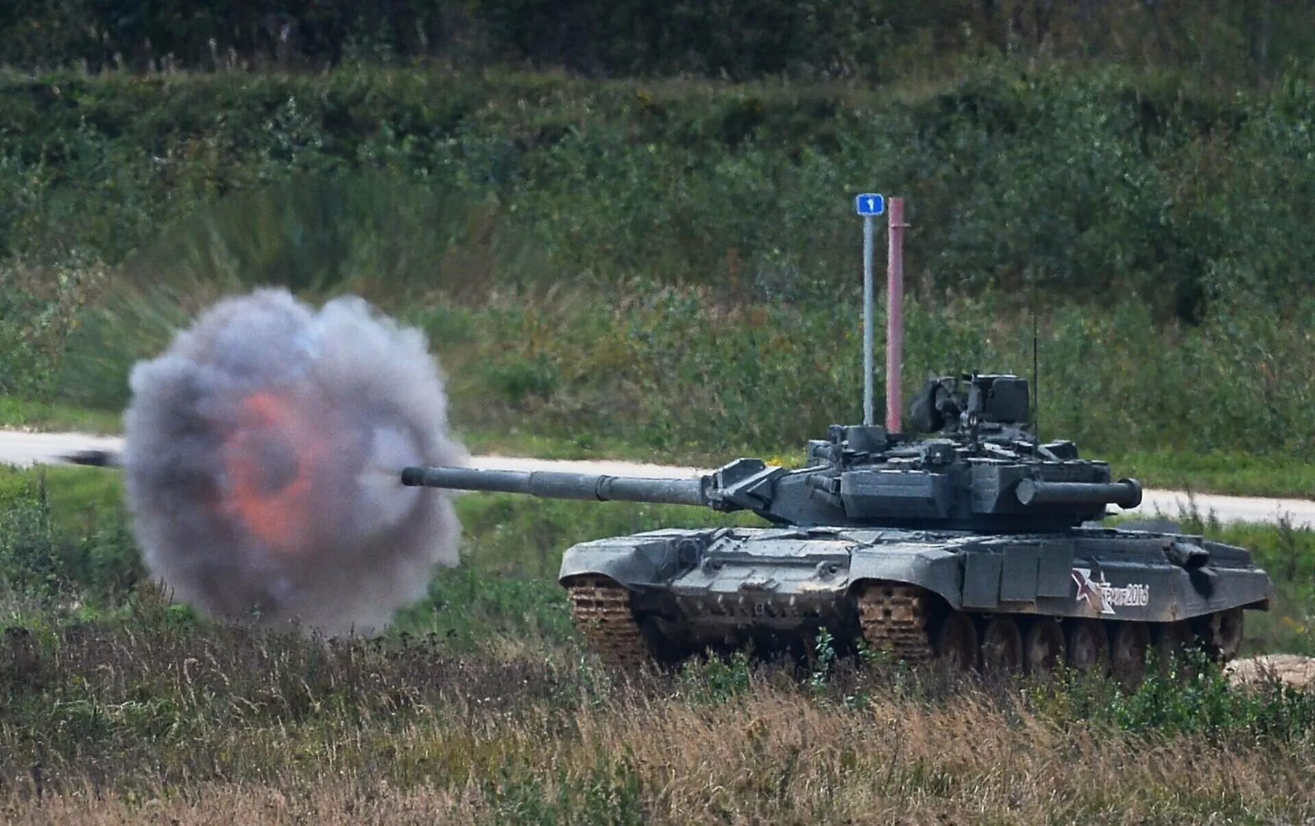Прямой выстрел и его практическое значение. Танк т 80 выстрел. Дальностьпрямого выстреоа. Артиллерия прямой наводки. Выстрел танка.