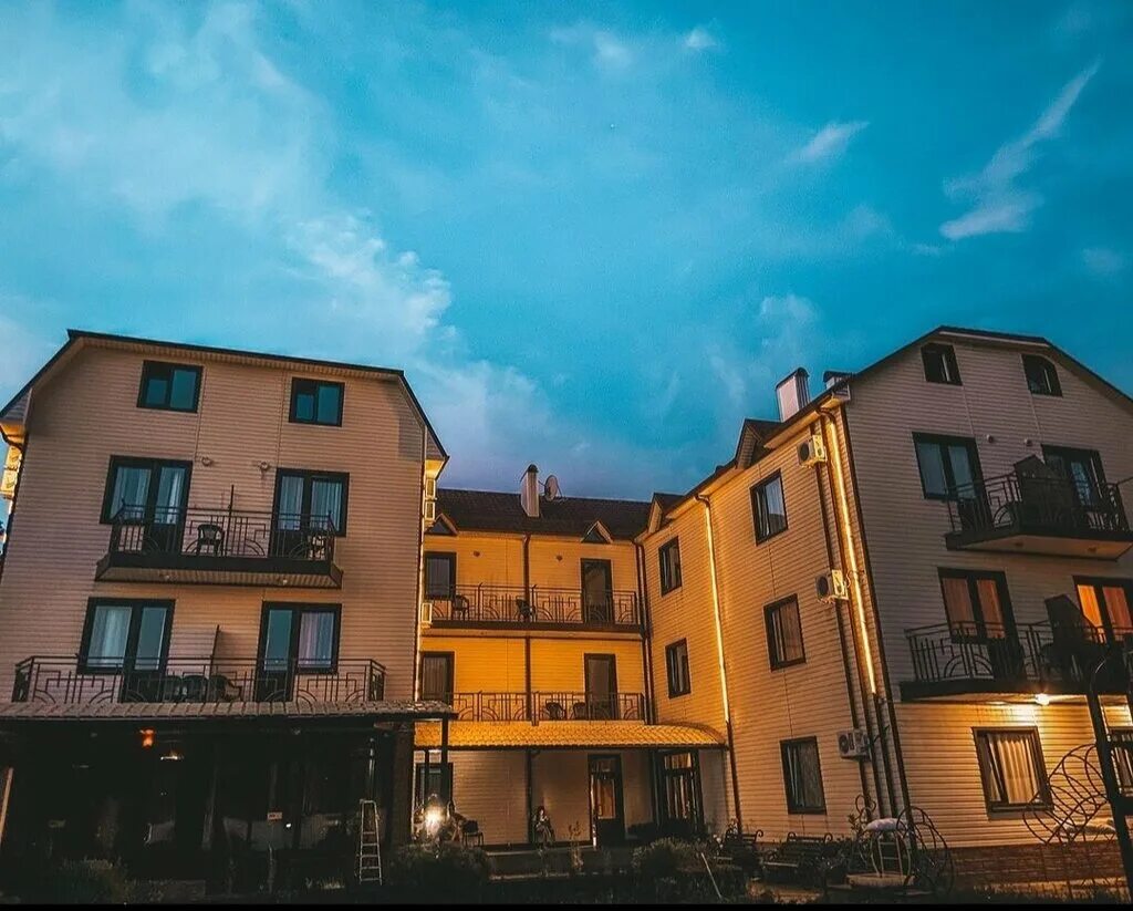 гостевой дом рассвет. гостиница фулл хаус. район макаренко сочи олимпийская 122. гостиница восход москва алтуфьевское шоссе 2. алтуфьевское шоссе 2 гостиница.