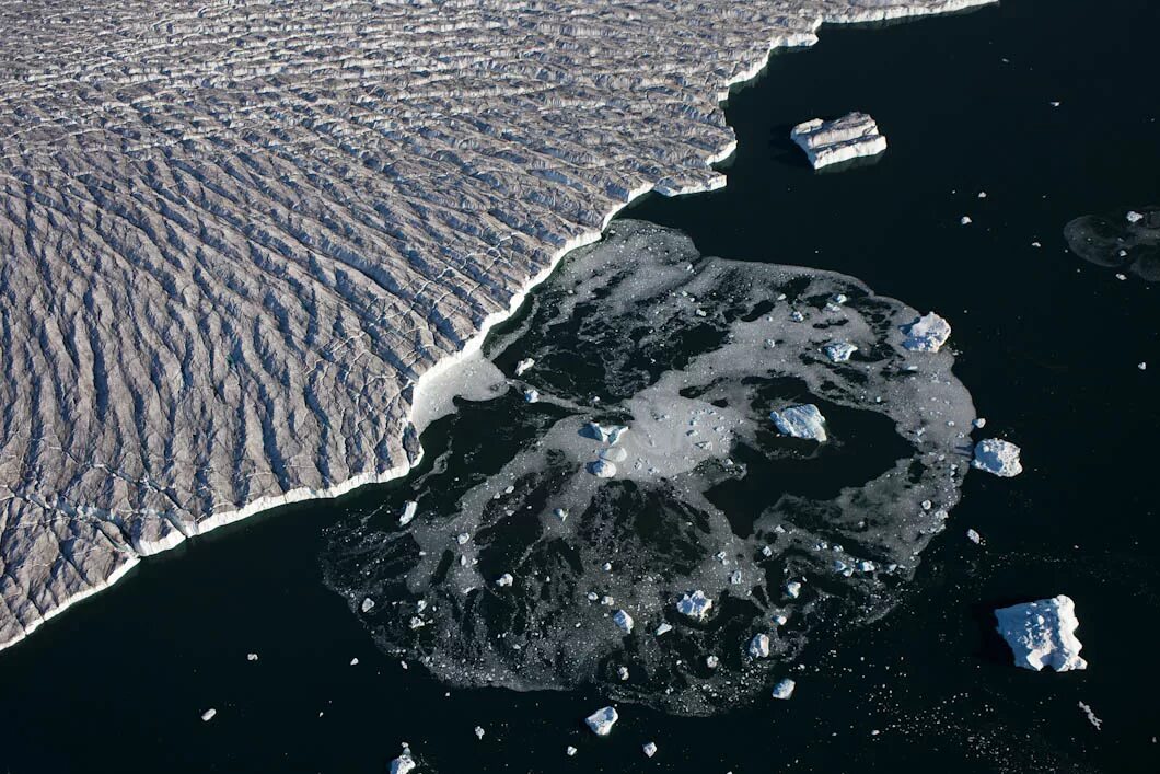 Известный остров омывается водами самого большого океана. Гренландия (остров). Топ самых больших островов.