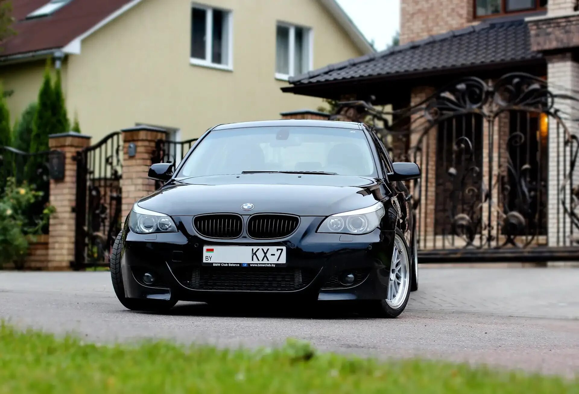 Бмв после е60. BMW е60. БМВ е60 2004. BMW e60 Coupe. БМВ е60 купе.