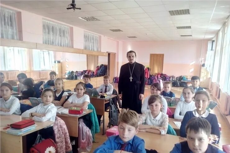 Сош 11 канаш. Школа 6 канаш. Канаш 11 школа им кабалина. Школа 6 канаш. Директор 11 школы канаш.