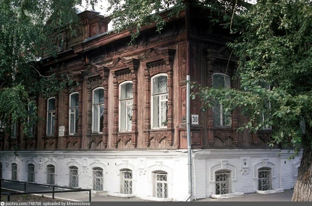 Дом буркова тюмень наличники. Дом буркова. Тюмень купеческая усадьба машарова. Дом буркова тюмень старые фото. Дом буркова тюмень.