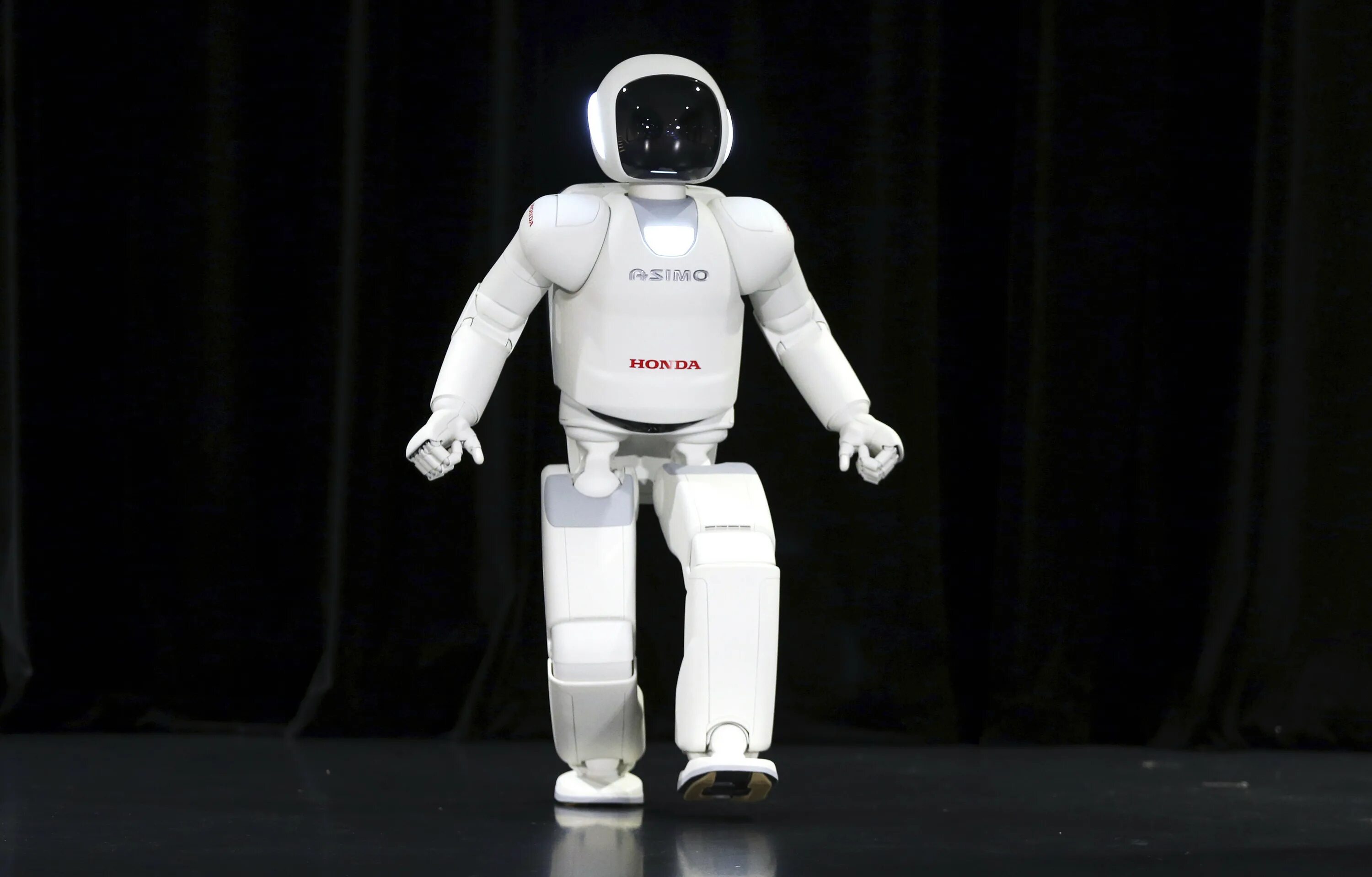 Робот асимо. Робот asimo. робот 2000:asimo. бытовой робот для домашнего хозяйства: asimo. что умеет робот asimo.