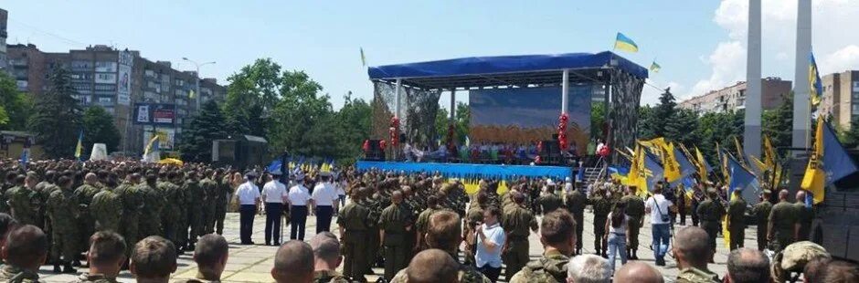 Площадь мариуполя км2. Мариуполь площадь ленина. мариуполь площадь свободы сейчас. мариуполь главная площадь. мариуполь площадь ленина сейчас.