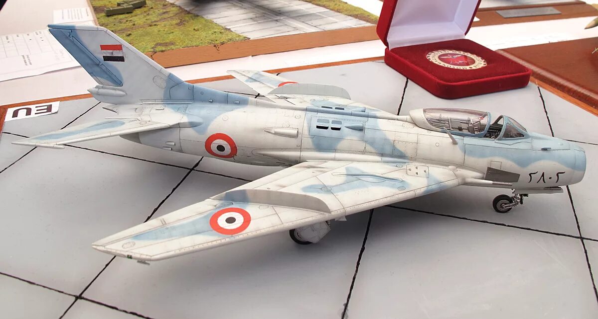 Airfix n02018. Seafire самолёт. Mig-3 trumpeter. су-33 1/48 kinetic. Mig-19 1/48.