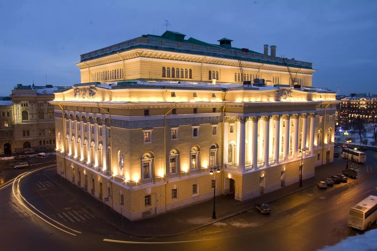 Санкт петербург здания театров. Александровский театр Санкт-Петербург. Театр Санкт-Петербург Александринский Санкт. Александринский театр Питер. Ансамбль Александринского театра в Санкт-Петербурге.