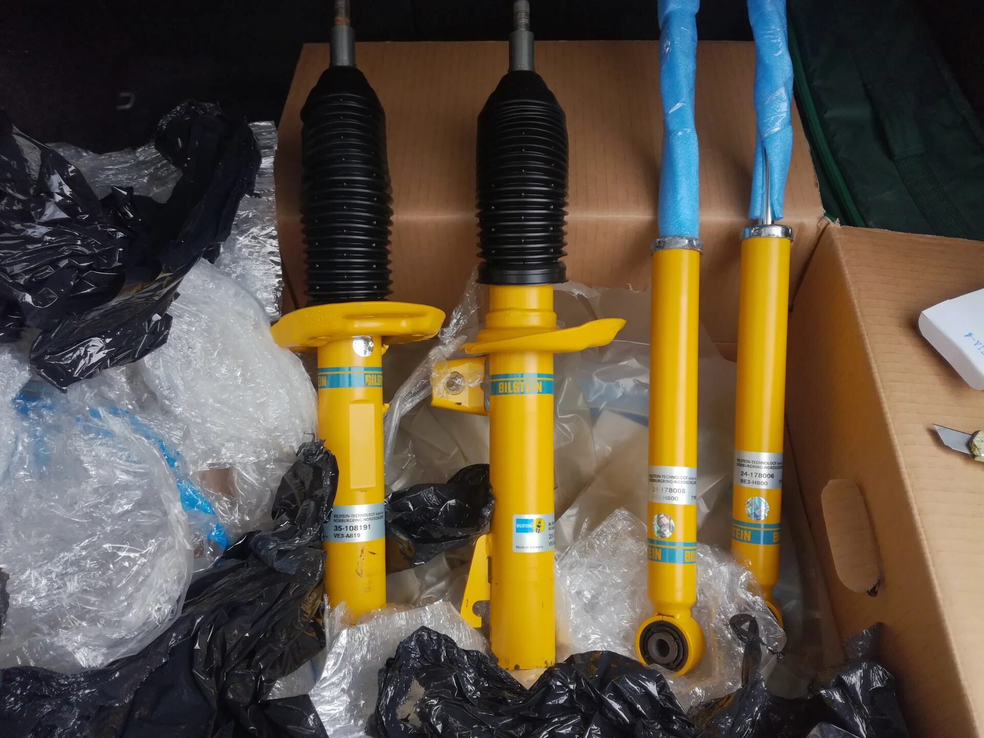 BILSTEIN.b6 Skoda Octavia a5. B8 Бильштайн Octavia a5. Стойки octavia a5