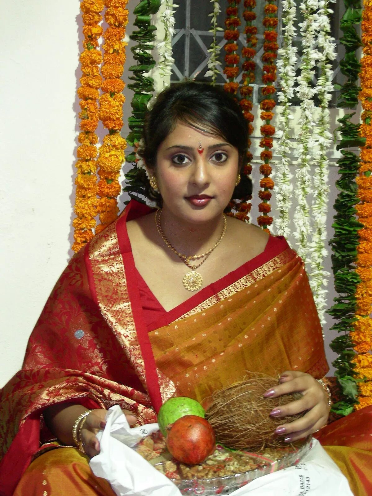 Indian village bhabhi. Tamil aunty leaked. Indian aunty video. Дези бхабхи. Indian aunties soothu.
