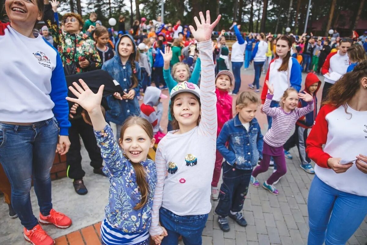 Сайт ребячьей республики тюмень. Ребячья Республика Тюмень. Лагерь Ребячка в Тюмени. Ребячья Республика лагерь Тюменская область. Лагерь ребячья Республика в Тюмени комнаты.