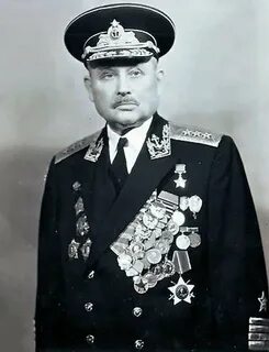 Фамилия вице адмирала